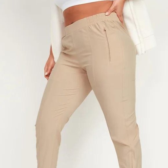 Old Navy Pants - Old Navy Soft Mid-Rise 4-Way Stretch Jogger Pants for Women New